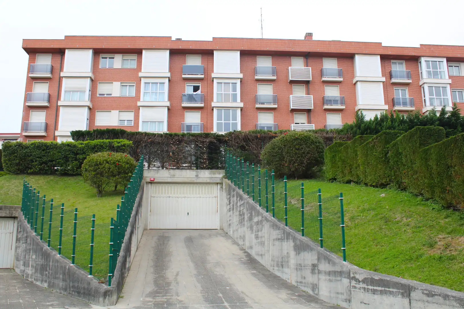 Parking de Piso en venta en Santander con Calefacción y Trastero
