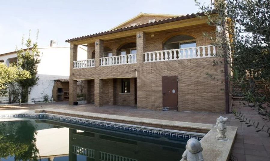 Vista exterior de Casa o xalet en venda en El Vendrell amb Calefacció, Jardí privat i Terrassa