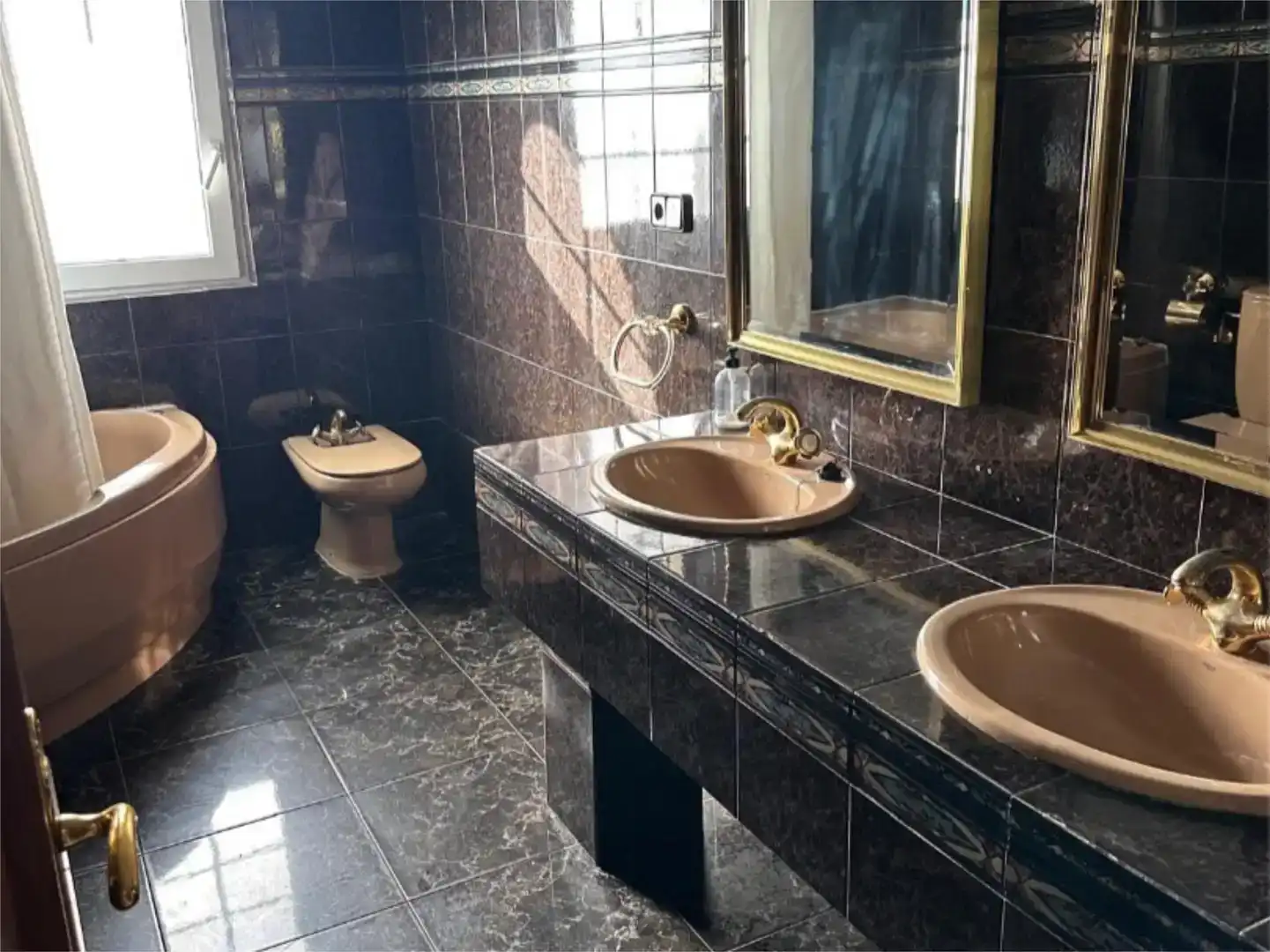Bathroom of Flat for sale in Sariegos, León