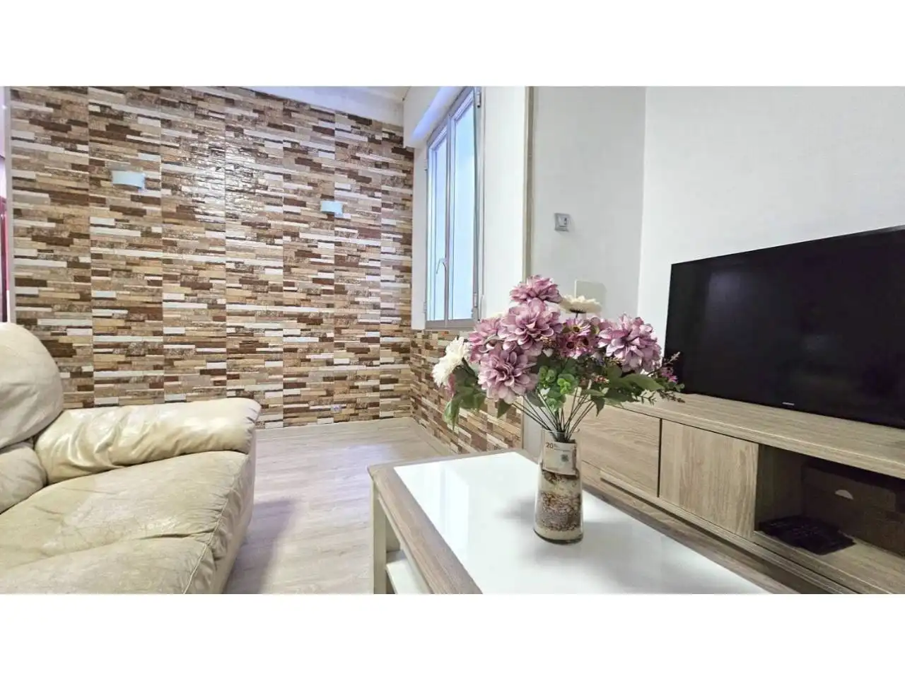 Sala de estar de Piso en venta en Bilbao  con Balcón