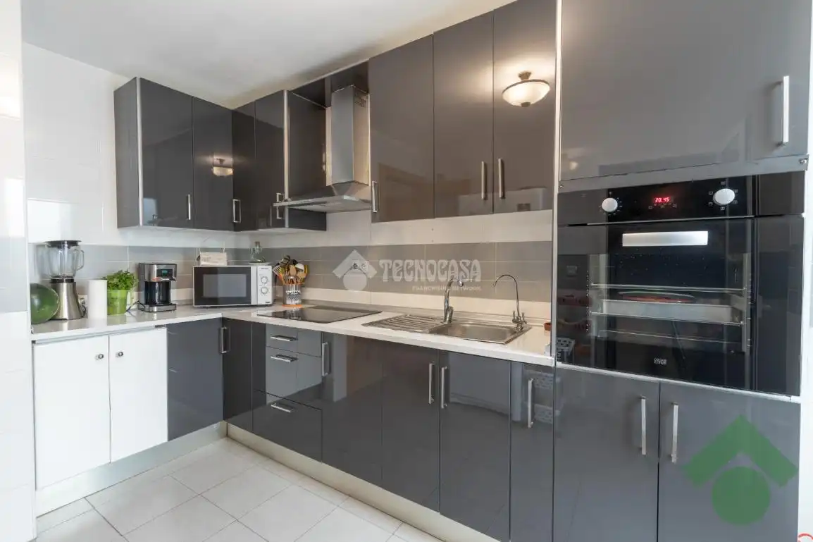 Cocina de Piso en venta en Calicasas