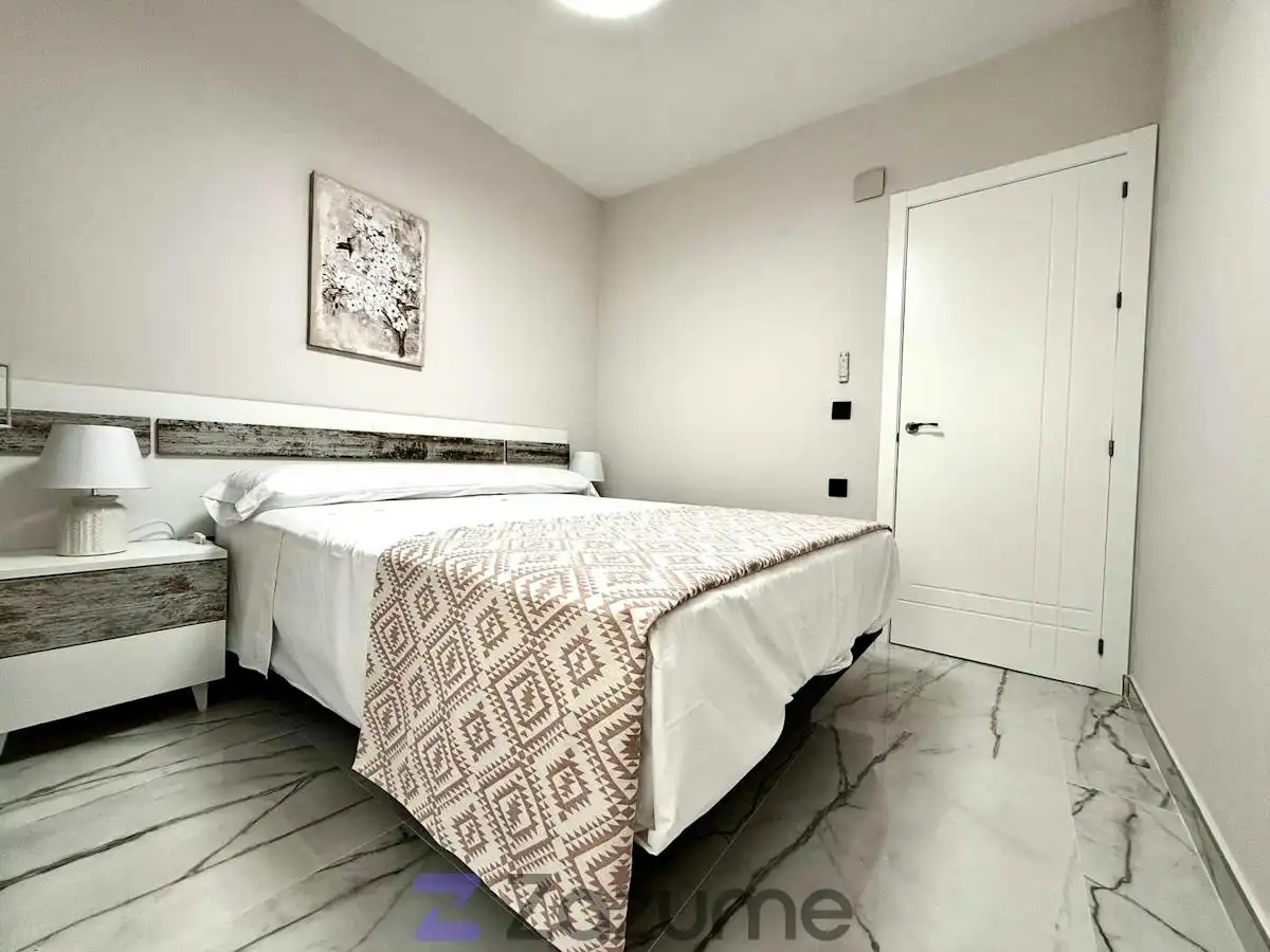 Flat with lift to rent in Pl. de Sta. Marina, imagen 10