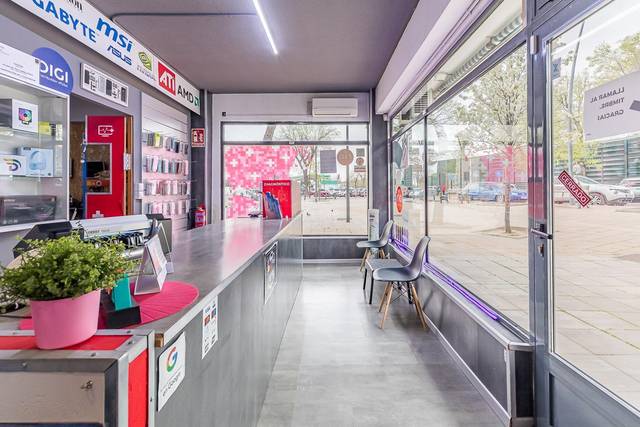 Local comercial en Alquiler en Calle CONDOR en La Alhóndiga