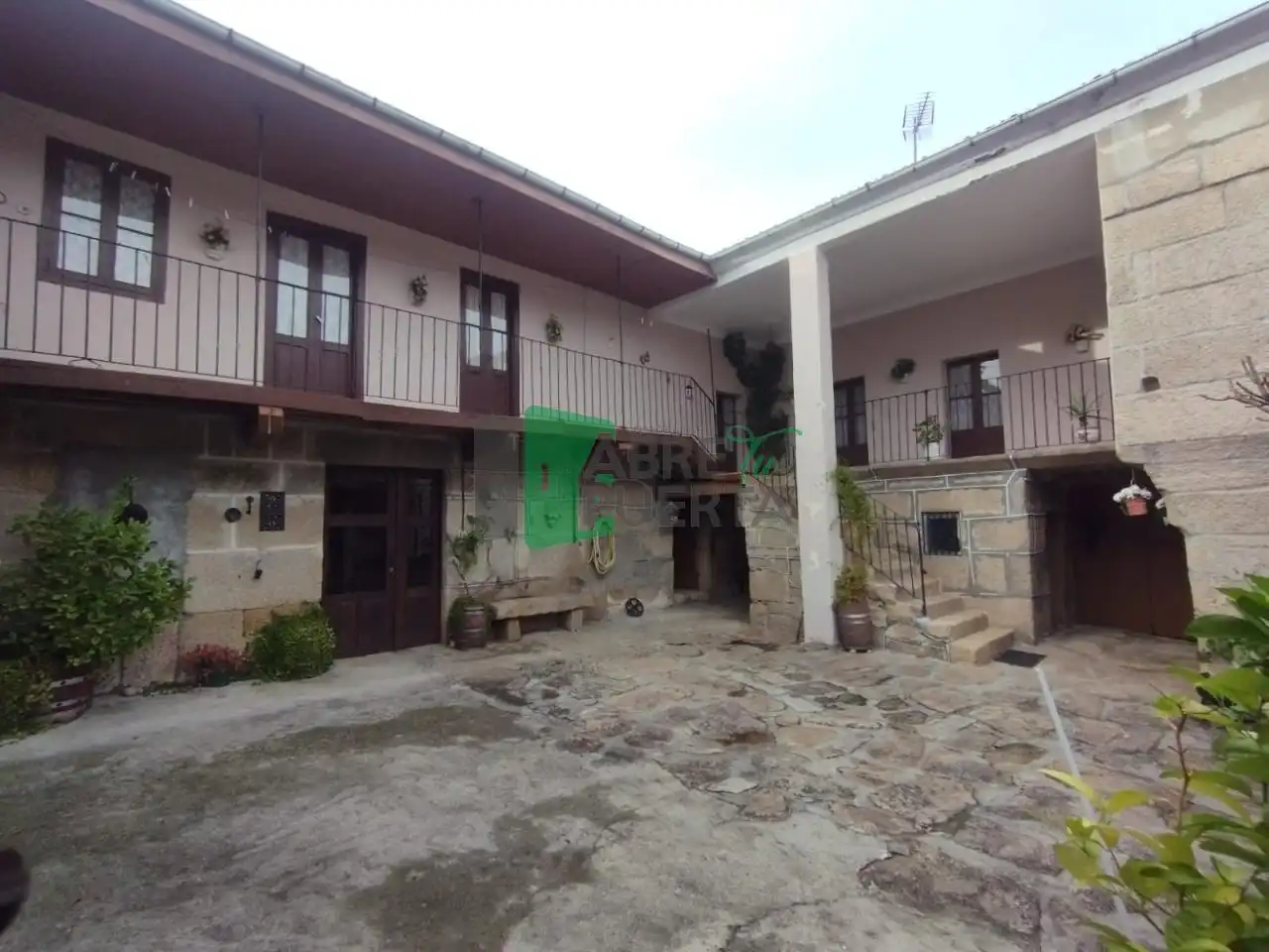 Vista exterior de Casa o chalet en venta en Punxín con Jardín privado, Amueblado y Balcón