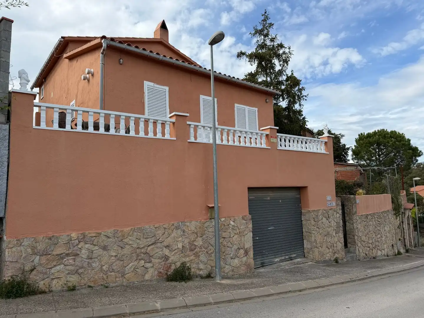 Vista exterior de Casa o xalet en venda en Llagostera amb Jardí privat, Terrassa i Traster