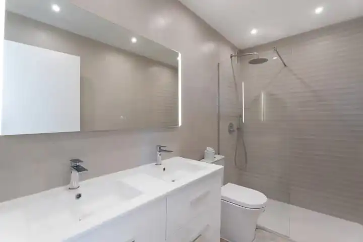 Baño de Ático en venta en Arona con Terraza, Piscina y Amueblado