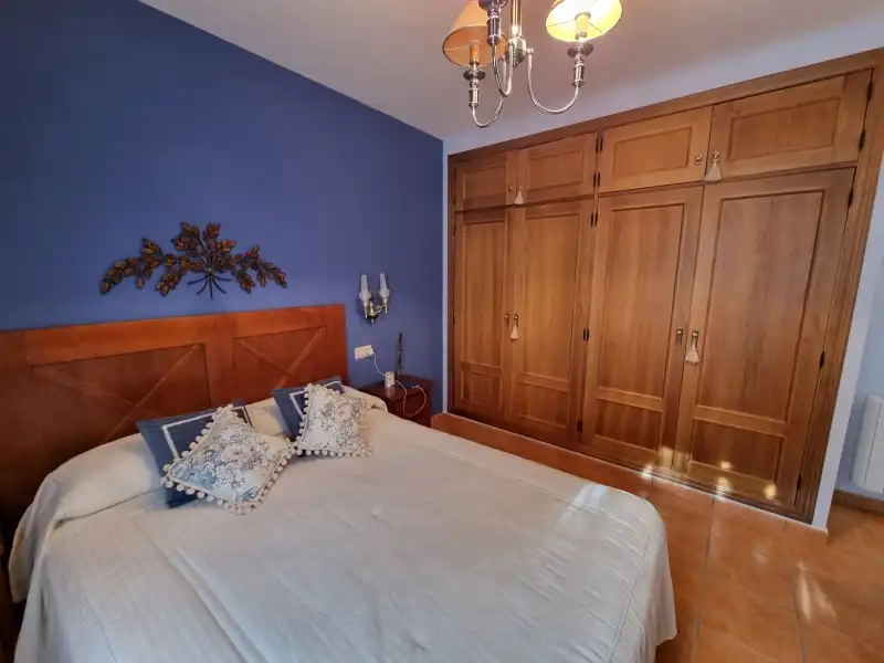 Dormitori de Casa o xalet en venda en Valdastillas amb Aire condicionat, Calefacció i Terrassa