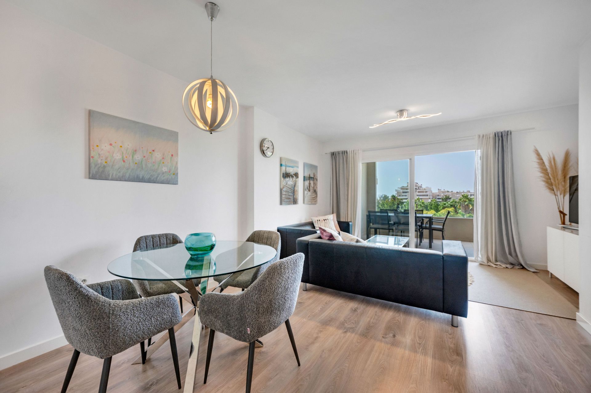Living room of Apartment to rent in Marbella  with Air Conditioner, Terrace and Swimming Pool
