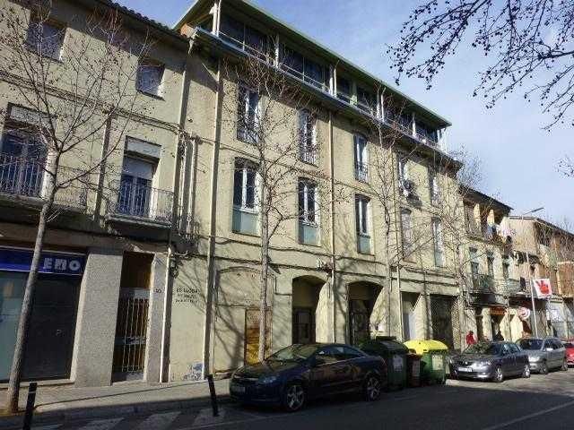 Vista exterior de Local en venda en Olot