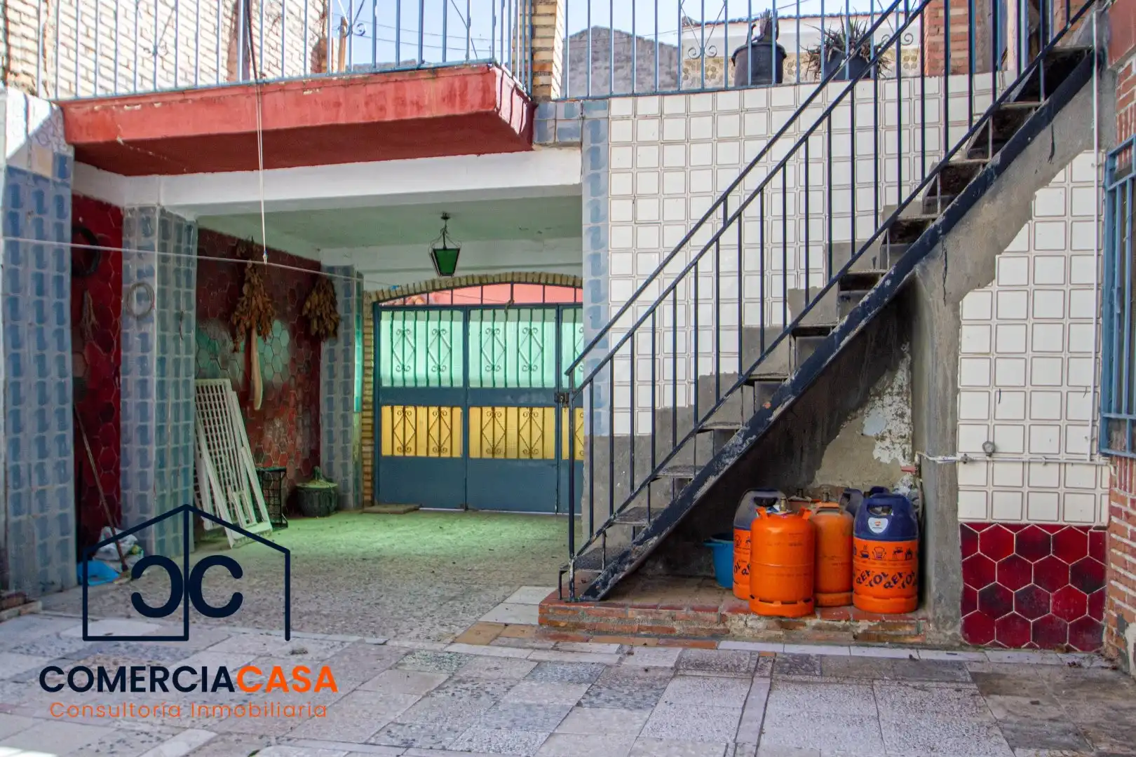 Vista exterior de Casa o xalet en venda en Las Gabias amb Terrassa, Traster i Balcó