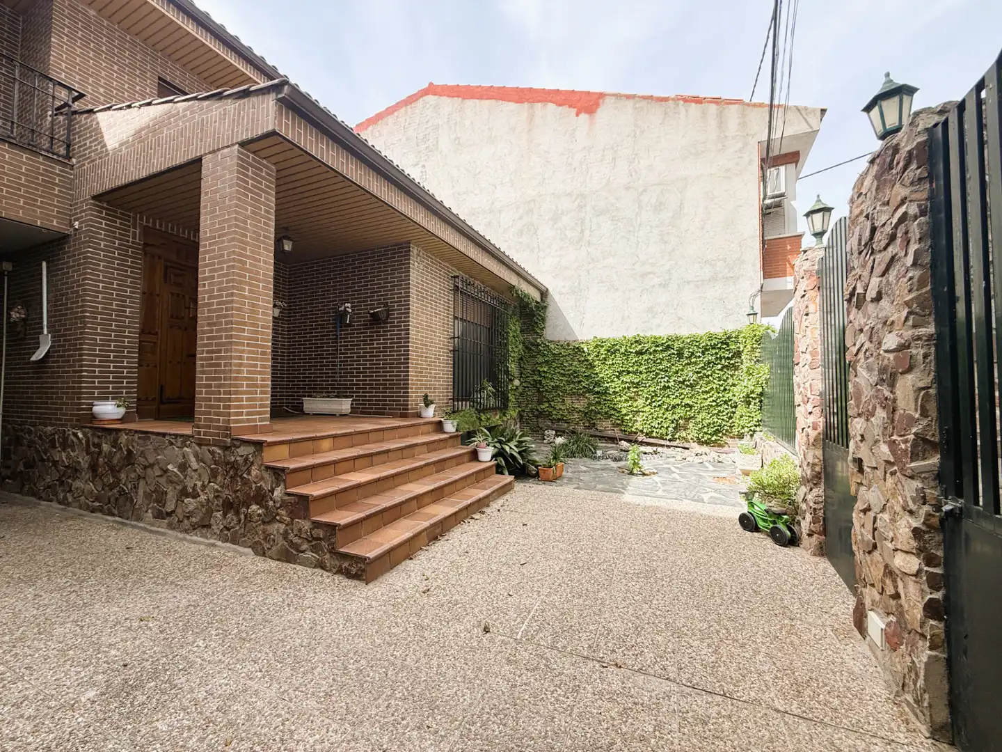 Vista exterior de Casa o chalet en venta en Yepes con Calefacción, Jardín privado y Terraza