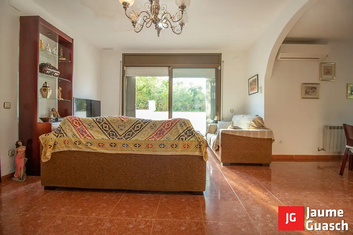 Sala d'estar de Casa o xalet en venda en Torredembarra amb Aire condicionat, Calefacció i Jardí privat