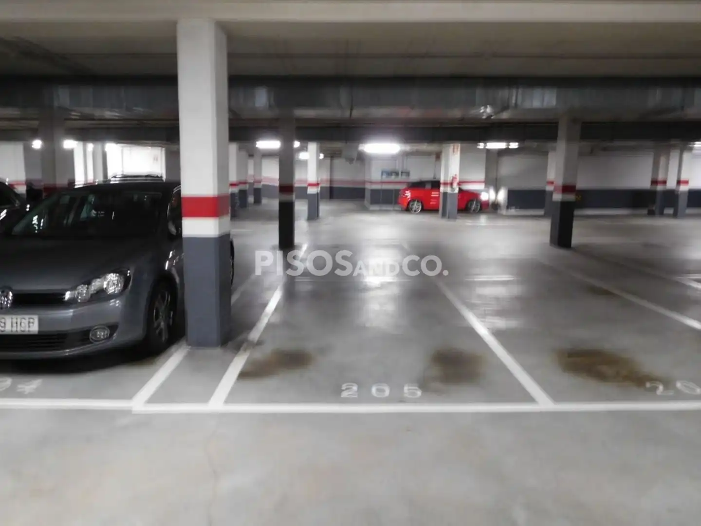 Parking de Piso en venta en A Coruña Capital  con Calefacción, Trastero y Amueblado