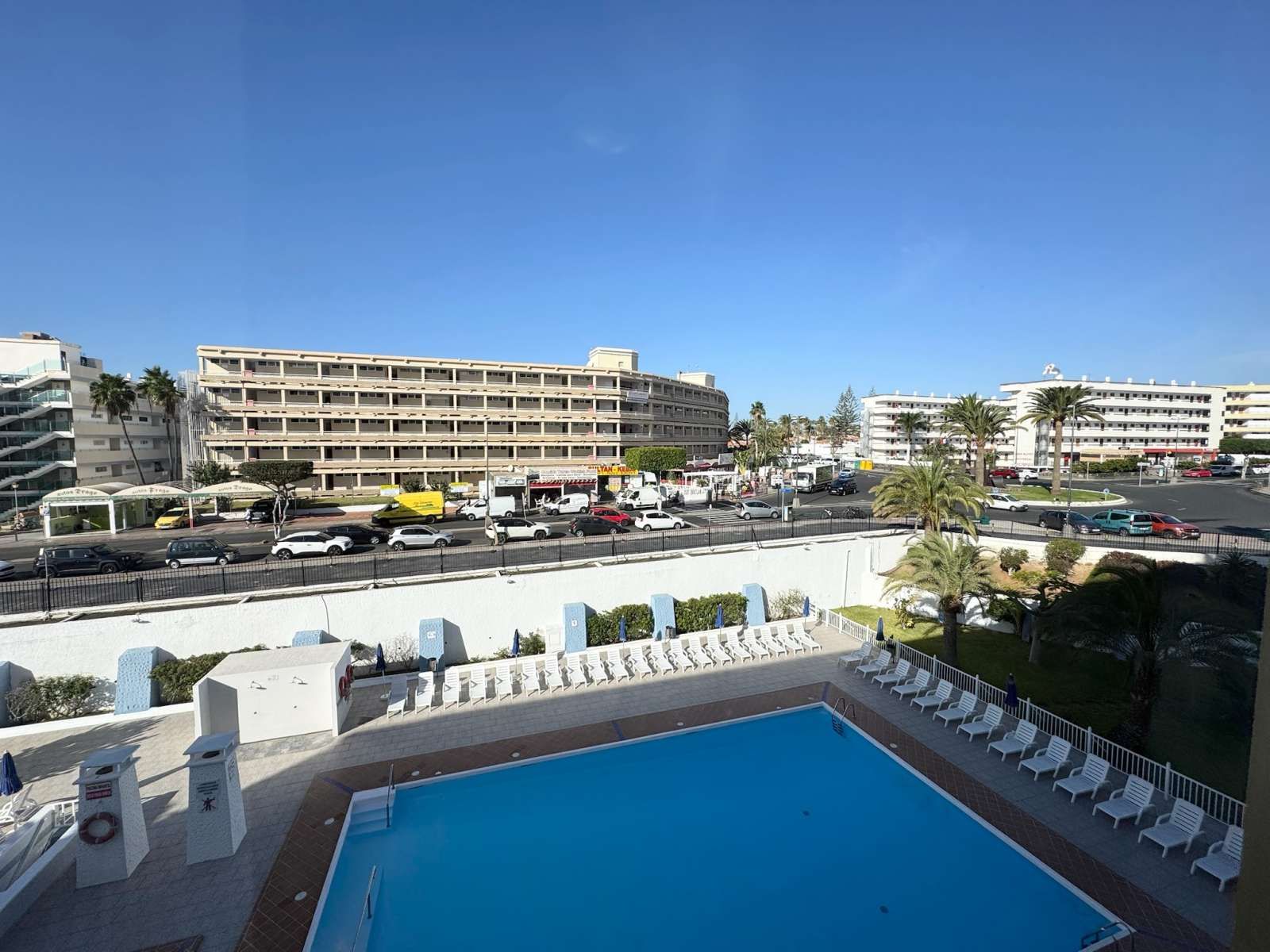 Piscina de Estudio para compartir en San Bartolomé de Tirajana con Aire acondicionado, Terraza y Amueblado