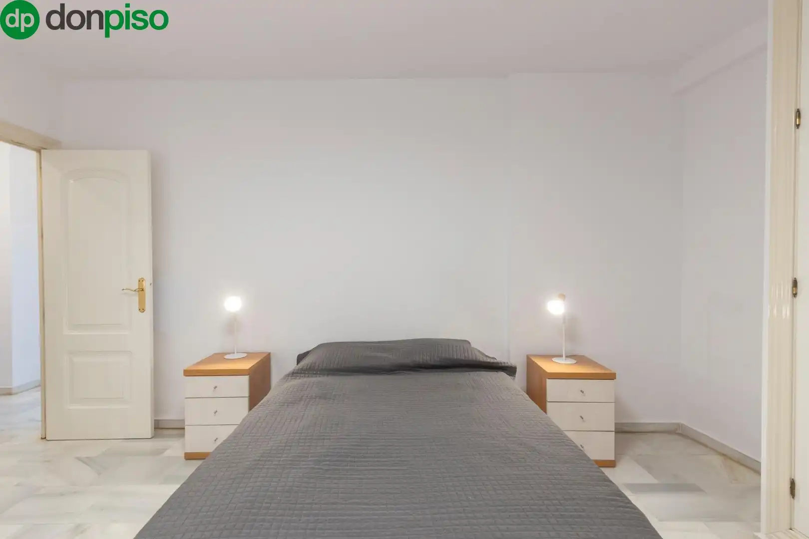 Schlafzimmer von Wohnung zum Verkauf in Granada mit Klimaanlage, Heizung und Terrasse