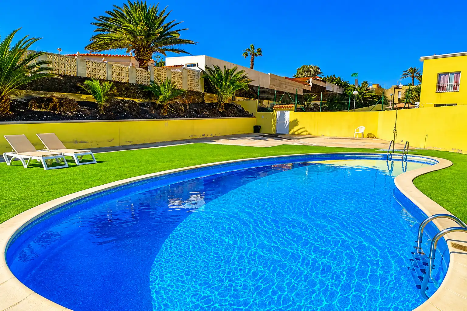 Piscina de Piso en venta en Pájara con Jardín privado, Terraza y Amueblado