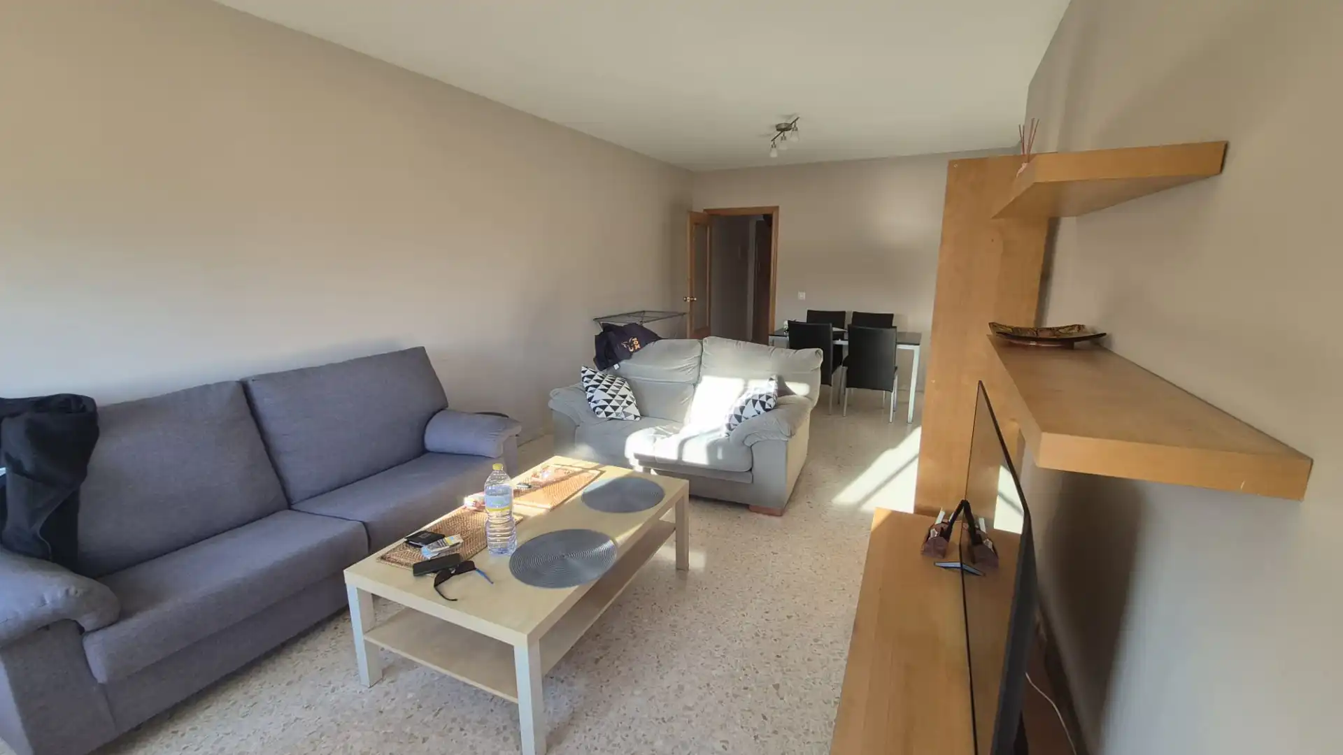 Living room of Flat for sale in Algeciras  with Air Conditioner, Terrace and Furnished