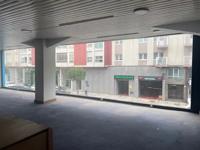 Geschaftsraum zur Miete in Santander mit Klimaanlage und Heizung