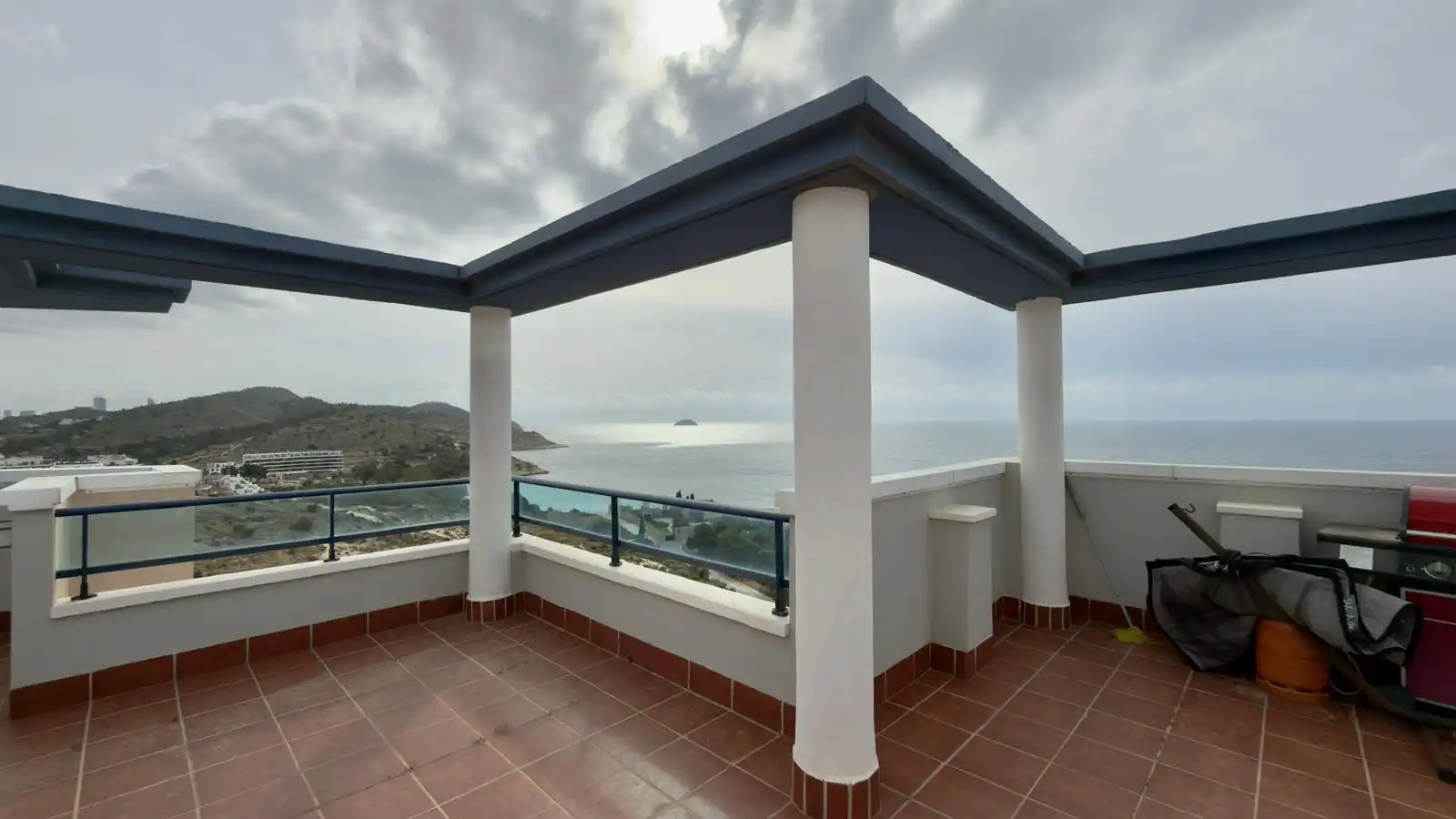 Terrasse von Dachboden zum Verkauf in Villajoyosa / La Vila Joiosa mit Klimaanlage, Privatgarten und Terrasse