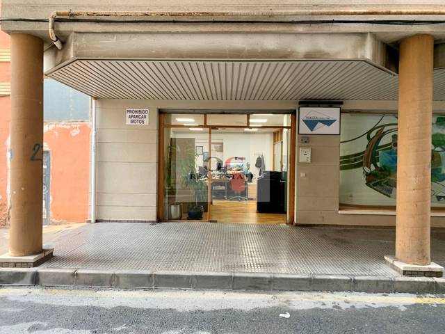 Local comercial en Venta en Calle Hilanderas en San Antón