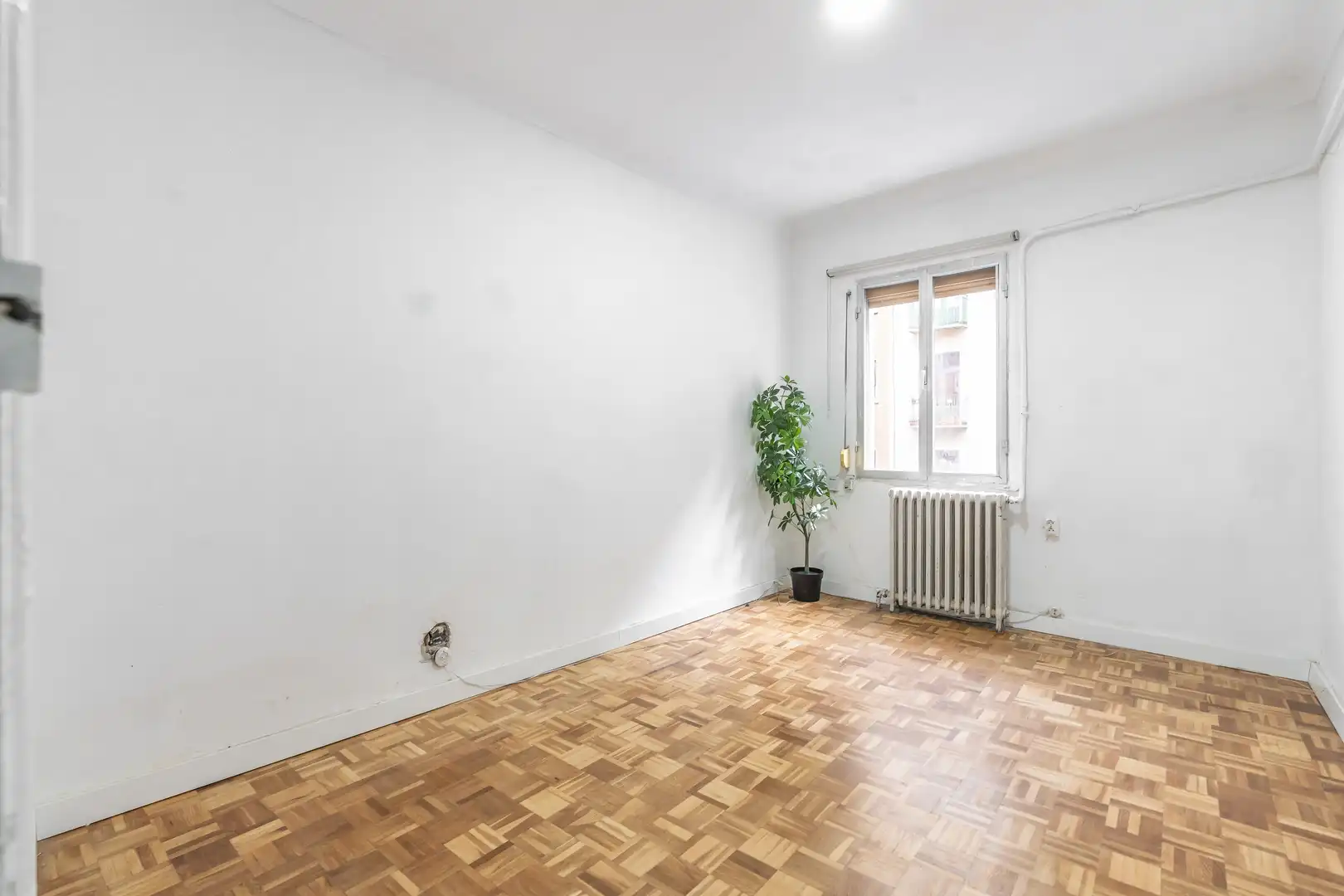 Habitación de Piso en venta en Madrid con Calefacción