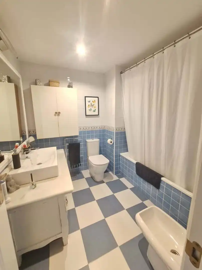 Baño de Apartamento en venta en Marbella