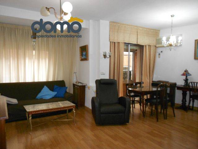 Piso en Alquiler en Calle Emperatriz Eugenia en Camino de Ronda