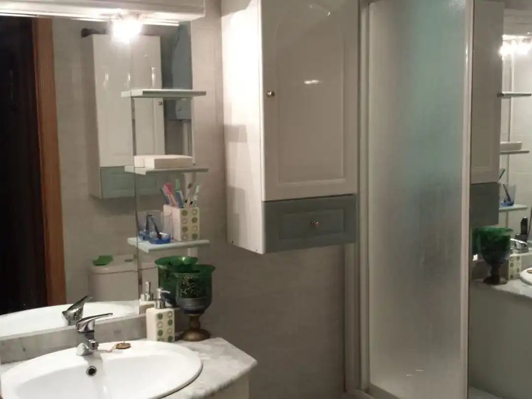 Badezimmer von Wohnung zur Miete in  Madrid Capital mit Klimaanlage und Schwimmbad