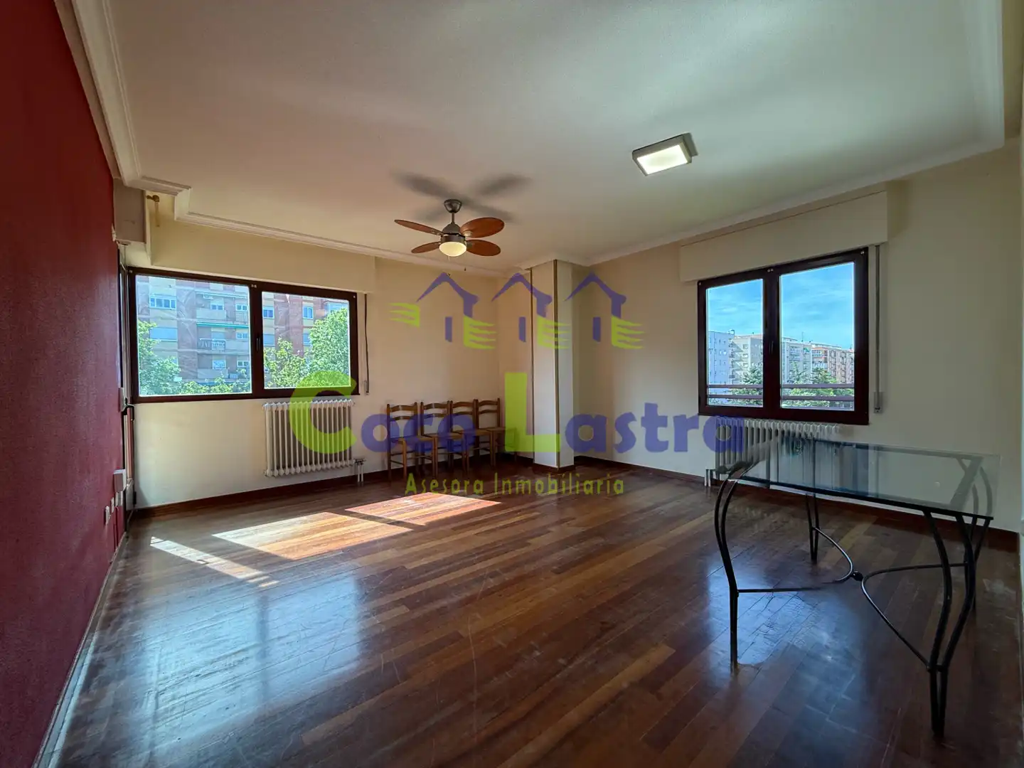 Sala de estar de Piso en venta en Salamanca con Calefacción, Parquet y Balcón