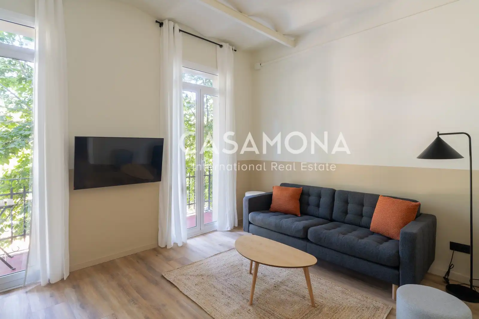 Exterior view of Apartments for rent in Sant Martí