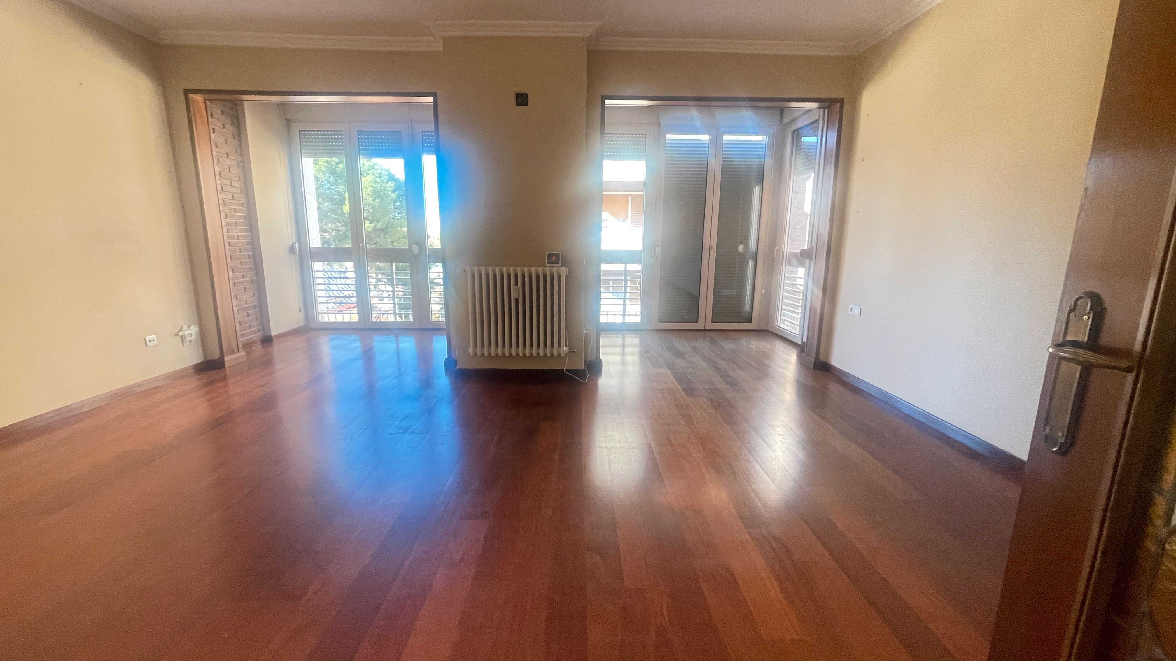 Sala d'estar de Pis en venda en  Albacete Capital amb Calefacció i Alarma