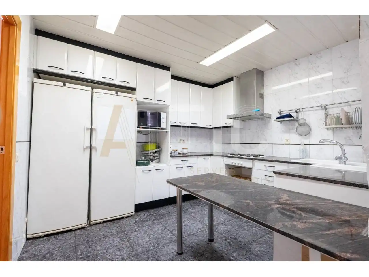 Cuina de Pis en venda en Barcelona amb Aire condicionat, Calefacció i Traster