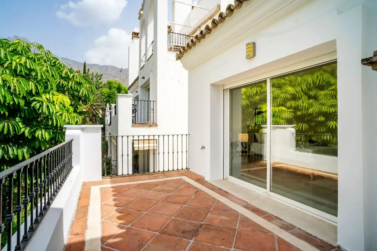 Terraza de Piso en venta en Marbella con Aire acondicionado, Calefacción y Jardín privado