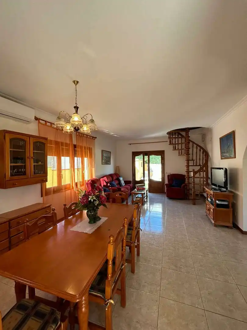 House with pool for sale in Requesens, imagen 15