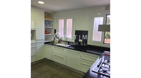 Foto 3 de Piso en venta en Calle Doctor Salarich, 22, Estadi - Santa Anna, Vic