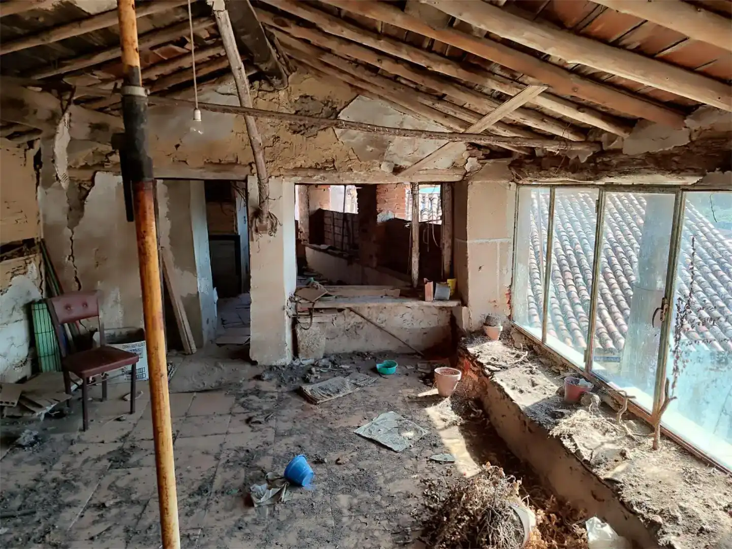 Casa adosada en venda en Hoyos amb Balcó