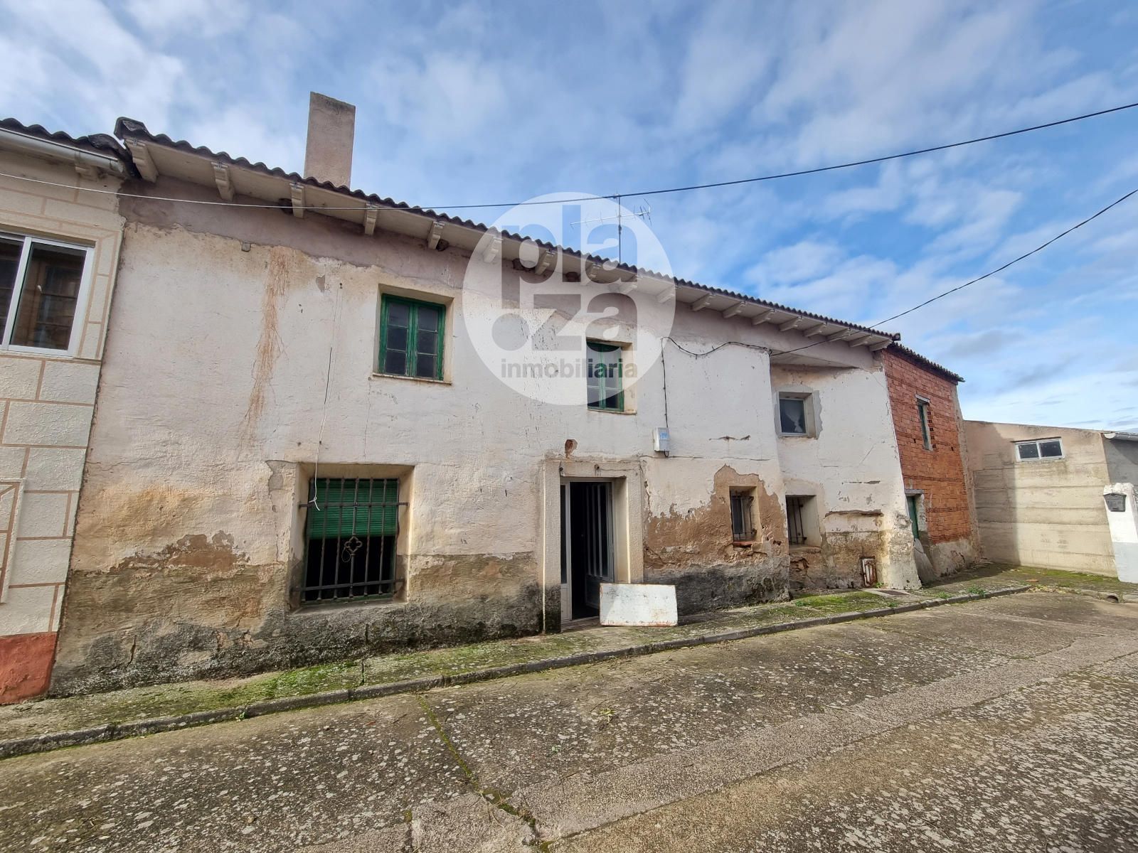 Exterior view of House or chalet for sale in Presencio  with Heating and Private garden