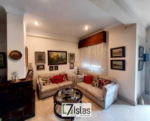 Sala d'estar de Casa adosada en venda en  Santa Cruz de Tenerife Capital amb Jardí privat, Moblat i Balcó