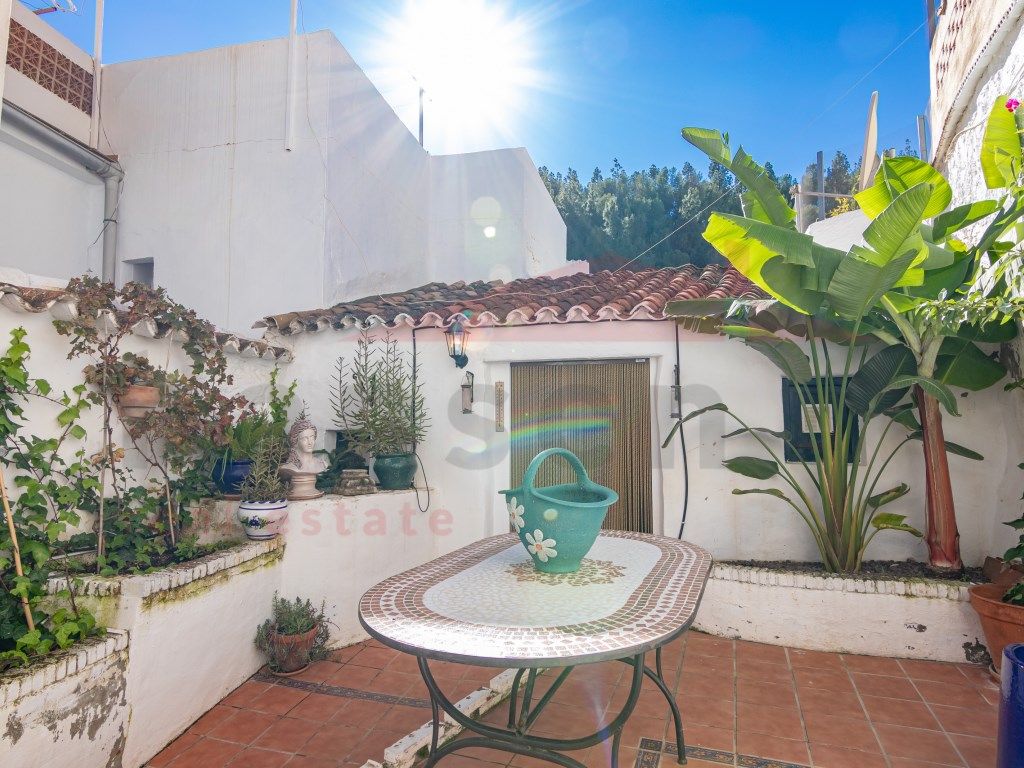 Exterior view of Single-family semi-detached for sale in Benamocarra  with Terrace