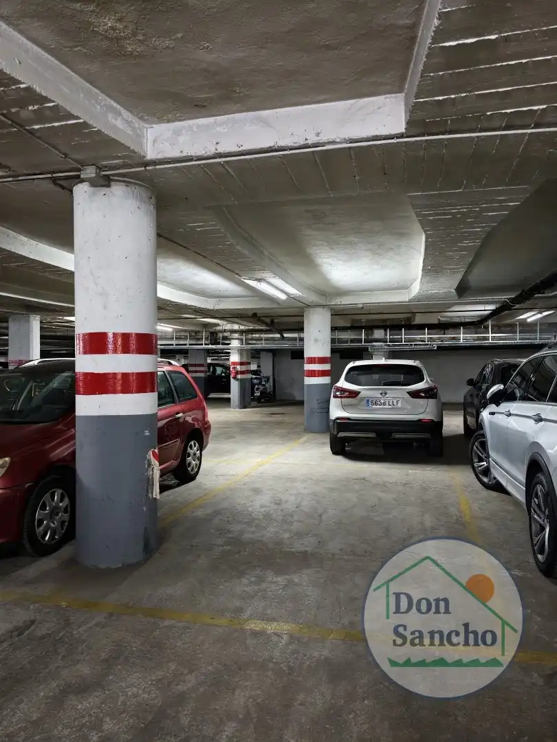 Parking de Piso en venta en Valladolid con Calefacción, Terraza y Trastero
