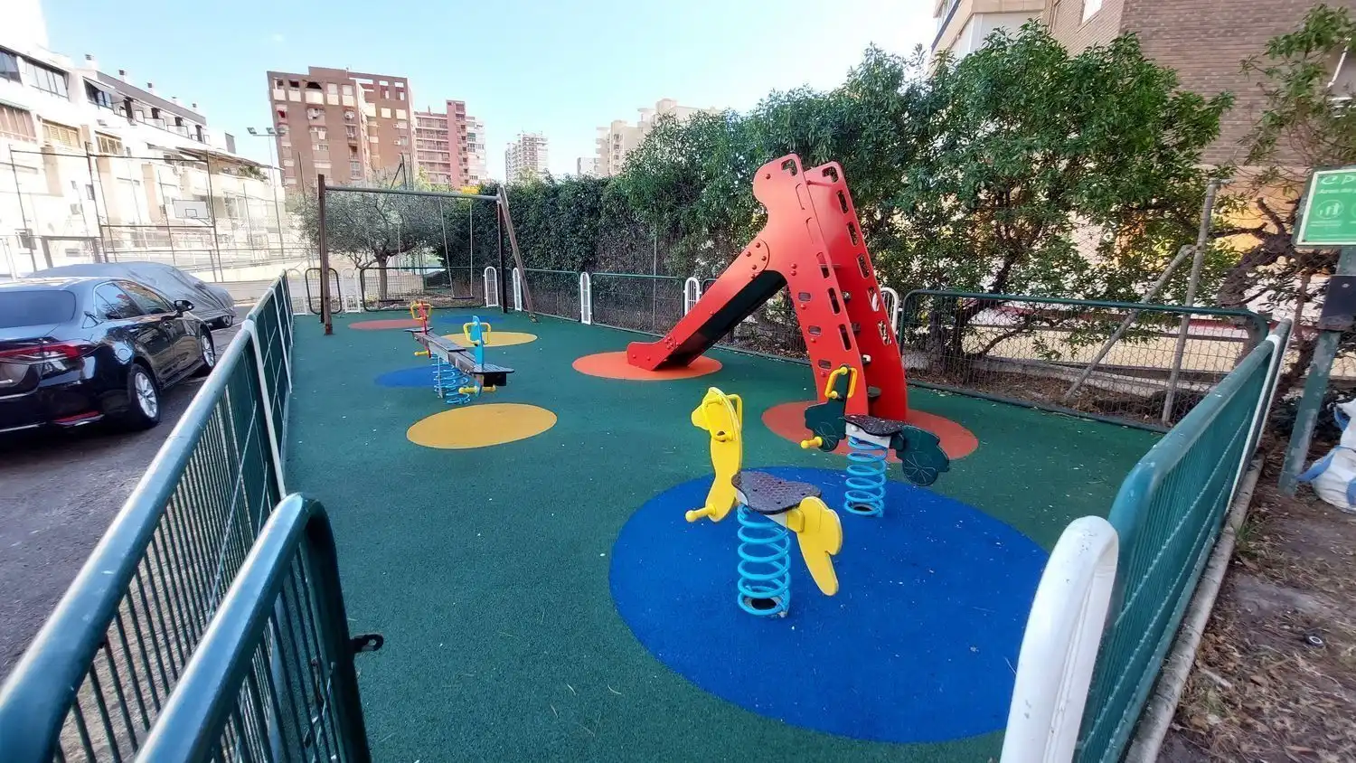 Vista exterior de Piso en venta en Alicante / Alacant con Aire acondicionado, Calefacción y Jardín privado