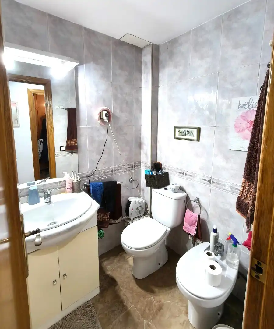 Badezimmer von Maisonette zum Verkauf in L'Hospitalet de Llobregat mit Klimaanlage, Heizung und Balkon