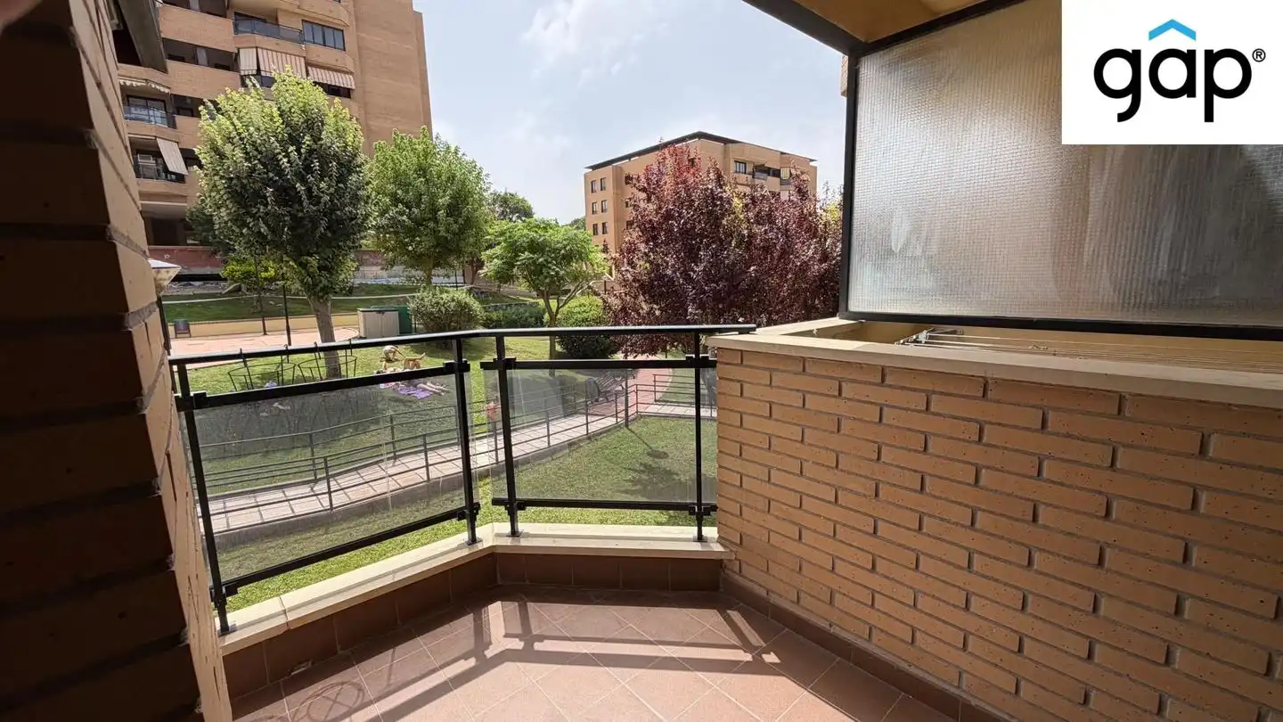 Terrassa de Pis de lloguer en Cuenca amb Calefacció, Traster i Moblat