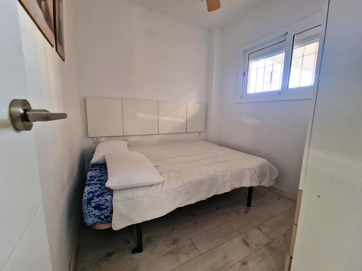 Dormitori de Apartament de lloguer en Cambrils amb Aire condicionat, Terrassa i Moblat