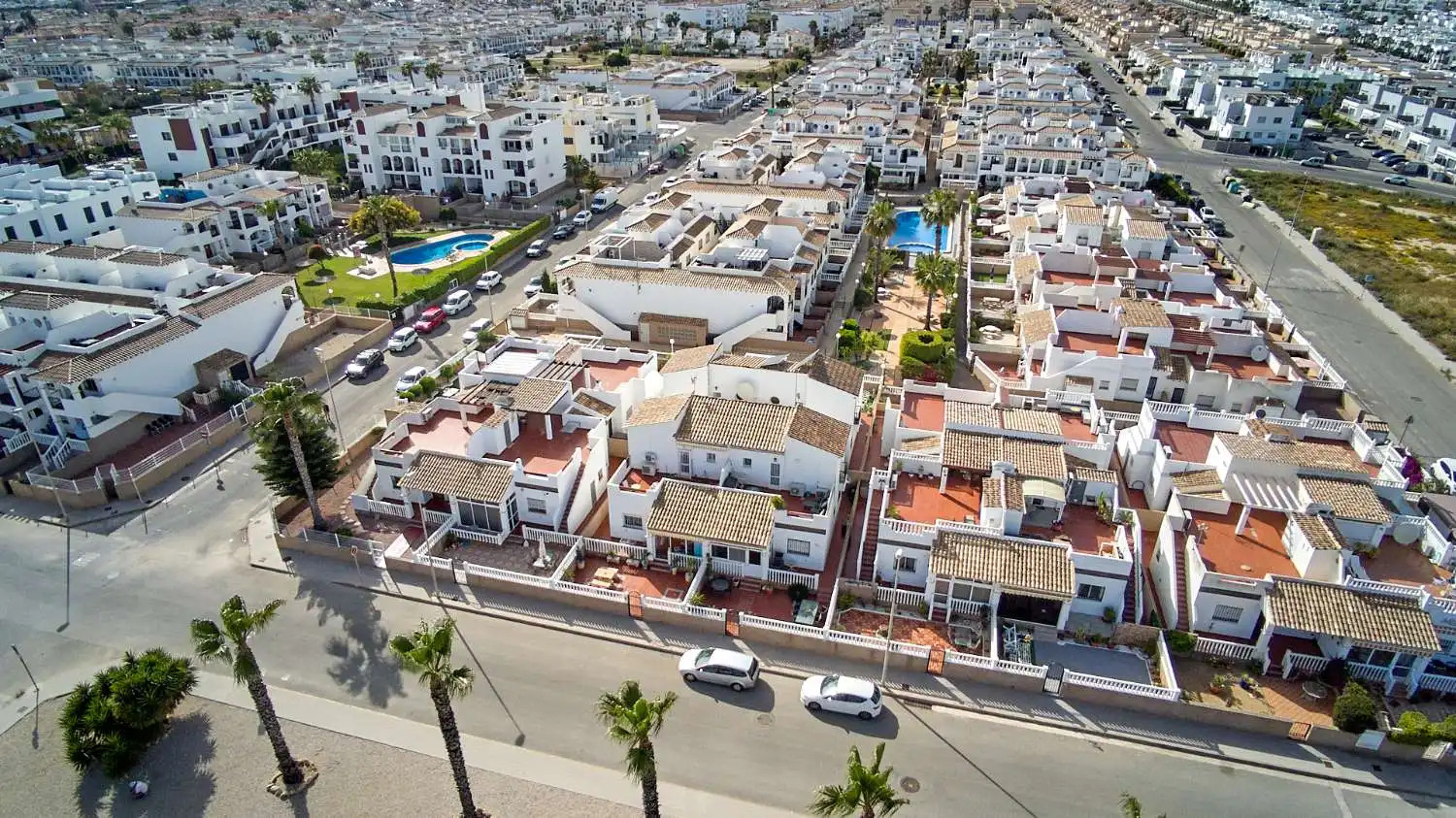 Vista exterior de Casa o chalet en venta en Orihuela con Aire acondicionado, Calefacción y Terraza