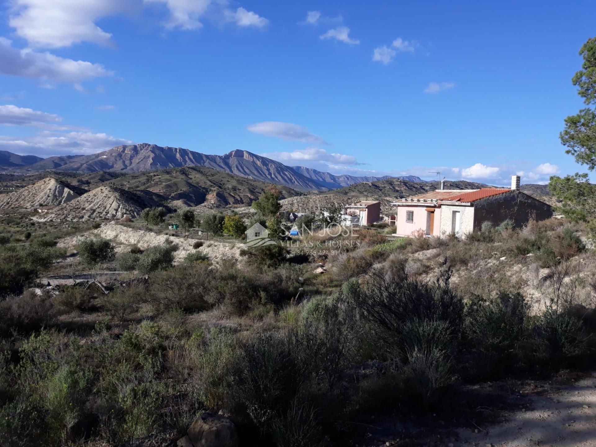 Country house for sale in Abanilla