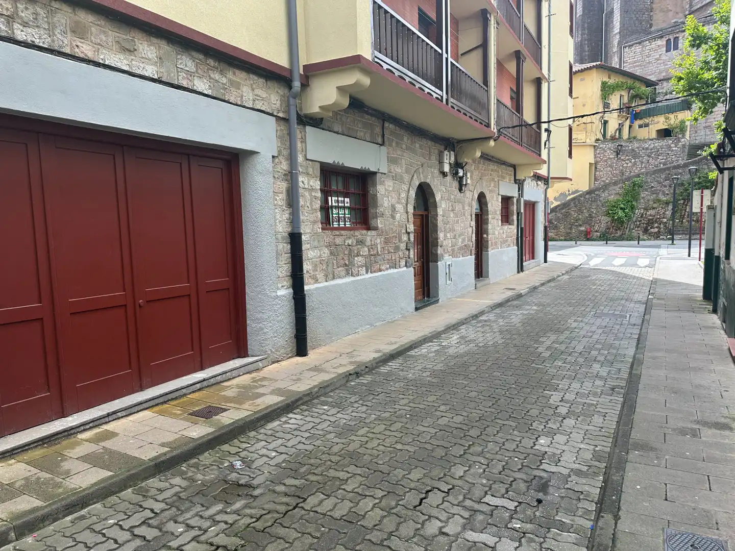 Vista exterior de Local en venta en Zumaia