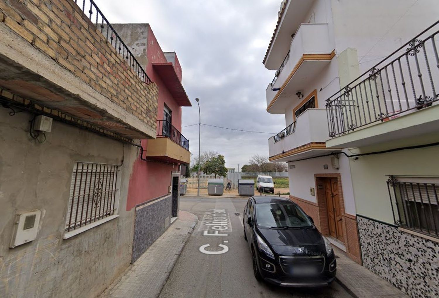 Exterior view of Single-family semi-detached for sale in  Sevilla Capital