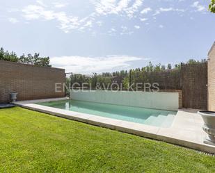 Piscina de Casa o xalet de lloguer en Pozuelo de Alarcón amb Aire condicionat, Calefacció i Jardí privat