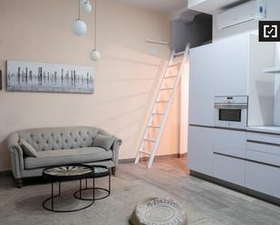 Living room of Flat to rent in  Madrid Capital  with Air Conditioner, Heating and Furnished